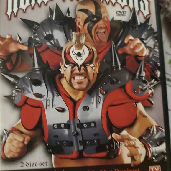 WWE - Picture 1 of 1